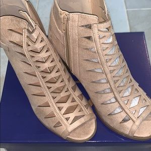 NWT gladiator heels size 8.5